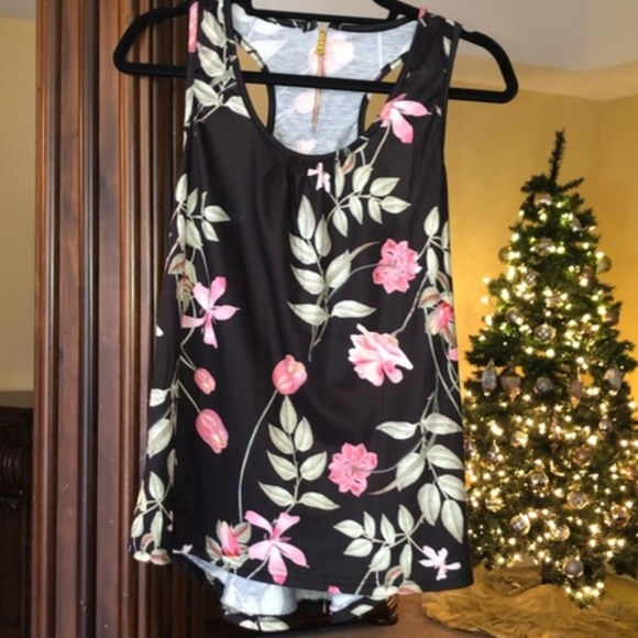 Tops - BRAND NEW Sleeveless Tank Top